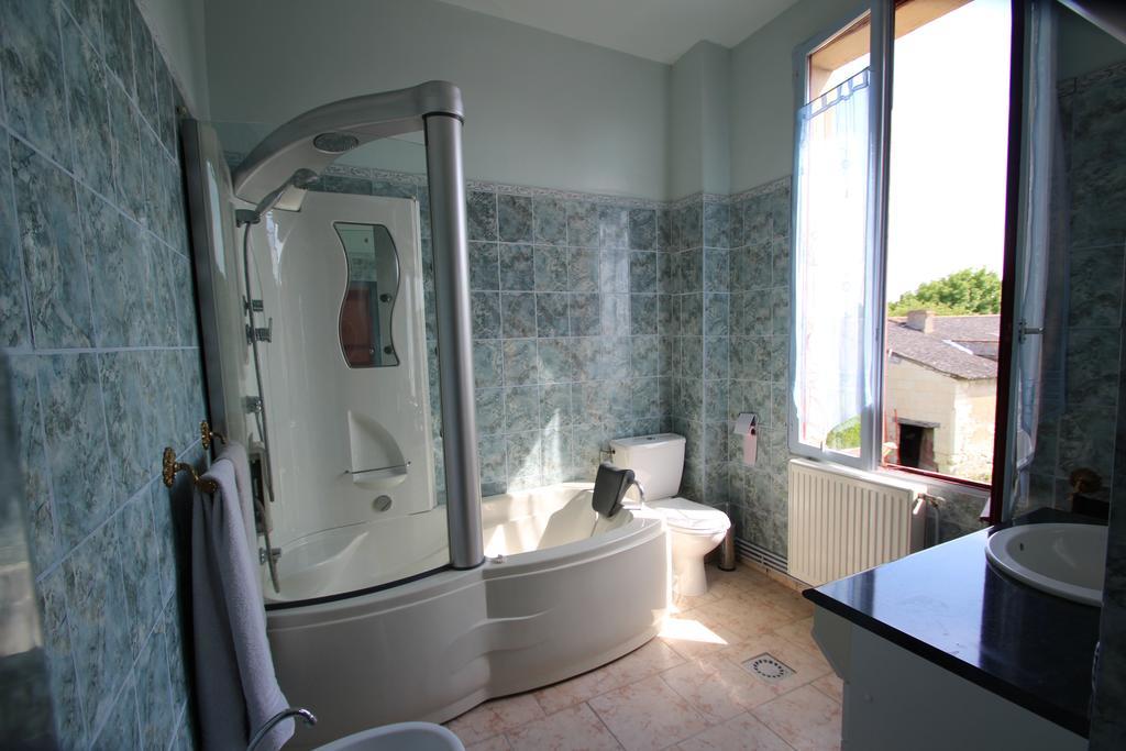 Domaine Des Roses Bed and Breakfast Vaudelnay Δωμάτιο φωτογραφία
