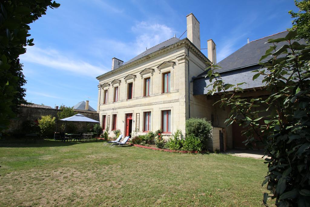 Domaine Des Roses Bed and Breakfast Vaudelnay Εξωτερικό φωτογραφία