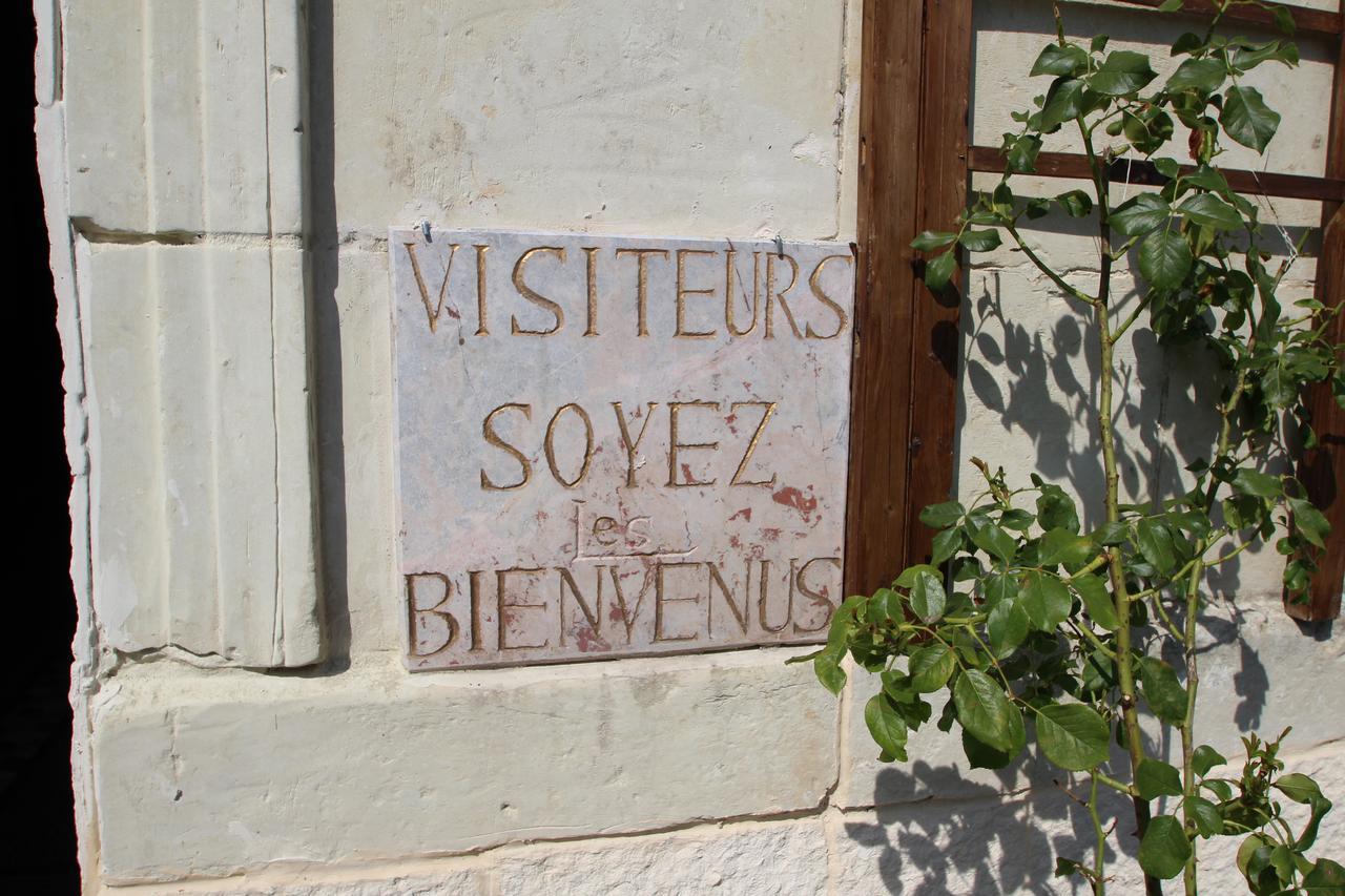 Domaine Des Roses Bed and Breakfast Vaudelnay Εξωτερικό φωτογραφία